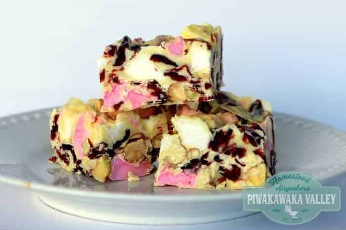 This 5 ingredient white chocolate rocky road makes the absolute perfect gift for your loved ones this Christmas, or their birthday anytime! Super delicious and really quick and easy to make. Give this white chocolate rocky road a try today or pin it for later! #recipe #Christmas